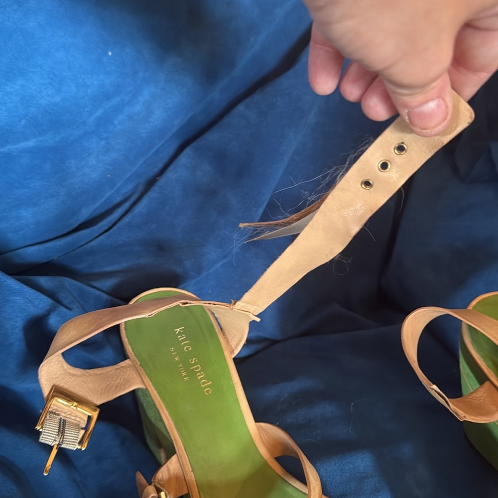 Kate Spade size 6 1/2 light brown leather and green suede sandal,2 broken straps - Picture 8 of 11